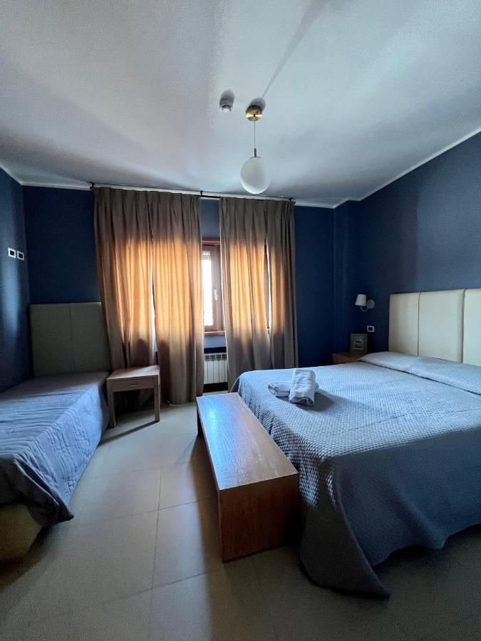 Allakala Rooms & Apartament Palermo Buitenkant foto