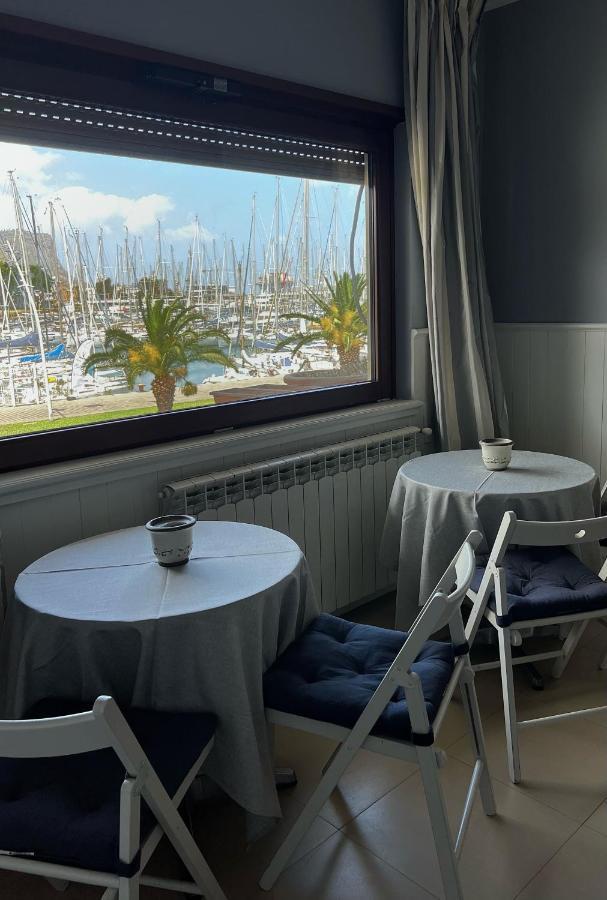 Allakala Rooms & Apartament Palermo Buitenkant foto